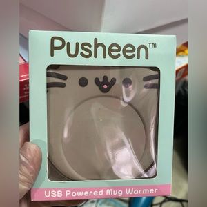 Pusheen mug warmer